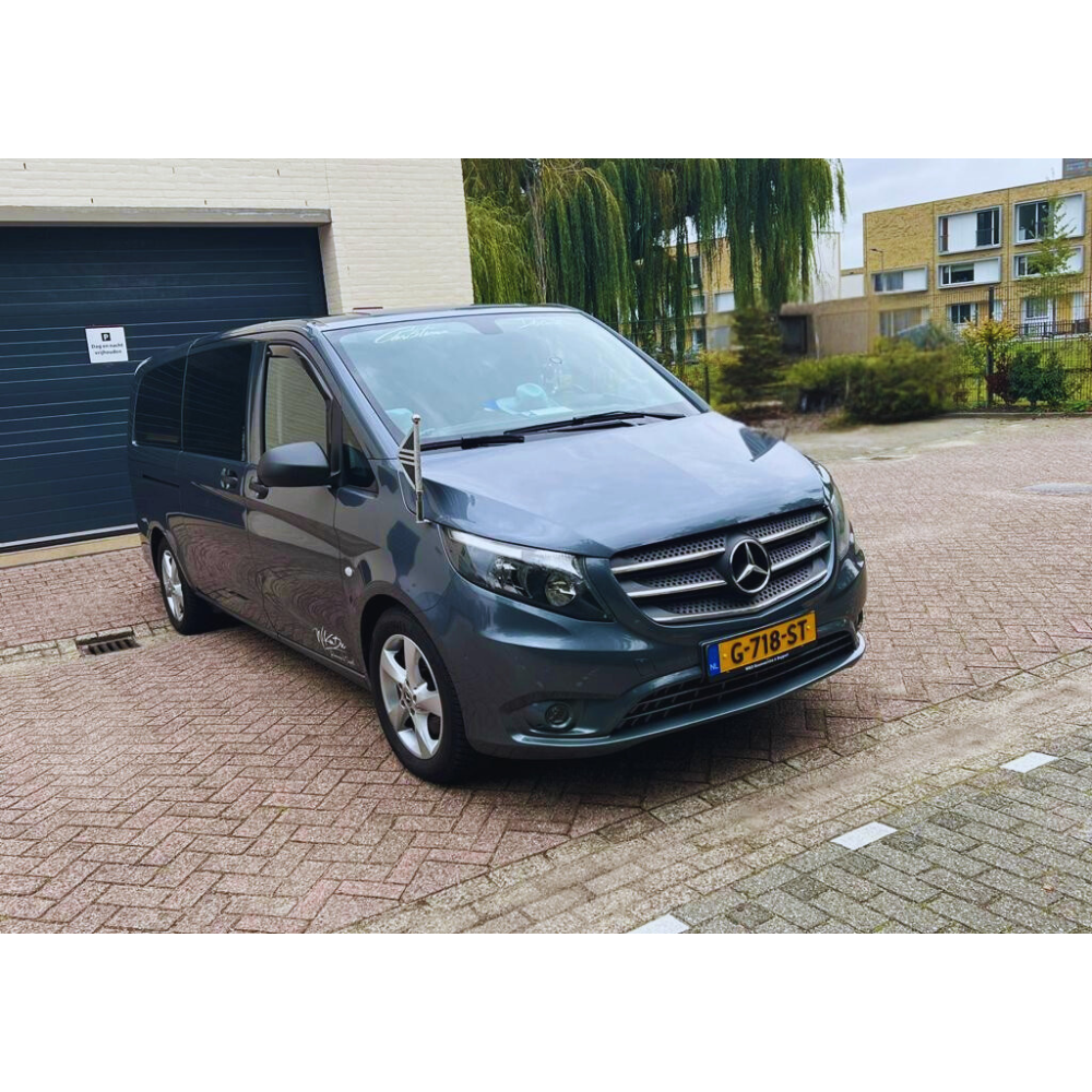 Grijze Mercedes Vito